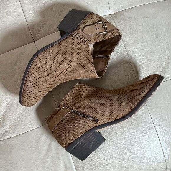 Vince Camuto ankle boots - Picture 1 of 10